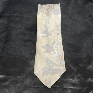 Ruffian, 100% silk tie